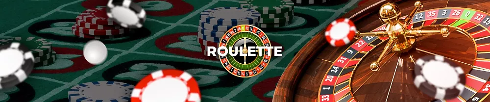 Table de roulette en ligne avec jetons de casino, bille blanche et roue dorée en rotation